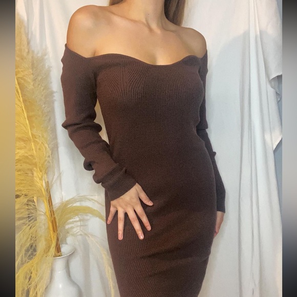 Dresses & Skirts - NEW off the shoulder dress